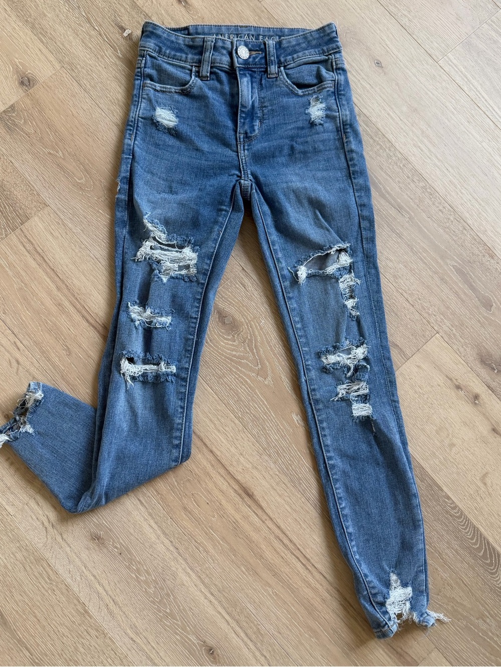 American Eagle Outfitters Distressed Skinny Jeans - size 00
